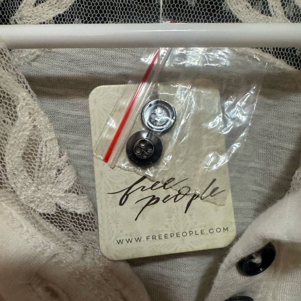 FREE PEOPLE Rosebud Cuff TOP/BLOUSE - Picture 11 of 15
